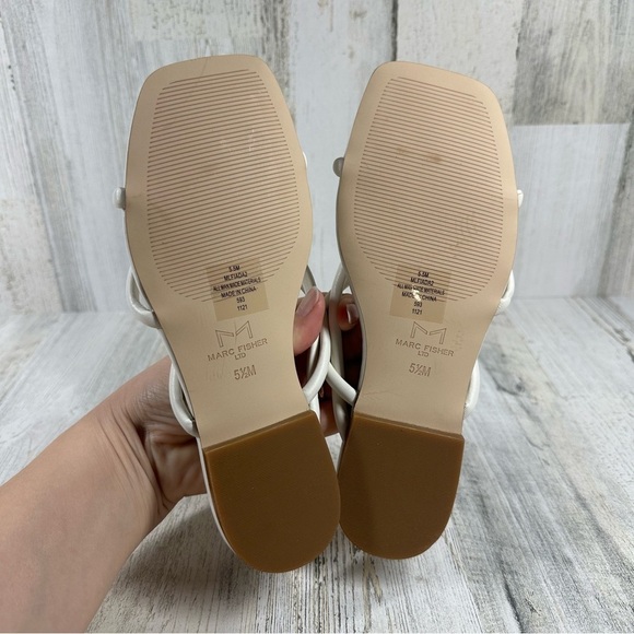 New Marc Fisher Fiada 2 Square Toe Faux Leather Thong Sandal In White #597 - Picture 6 of 8